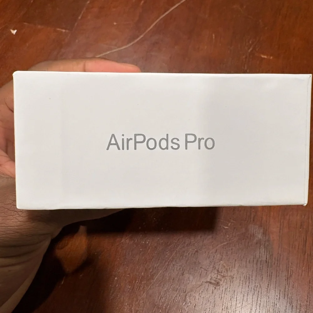 Apple AirPods Pro with MagSafe Charging Case